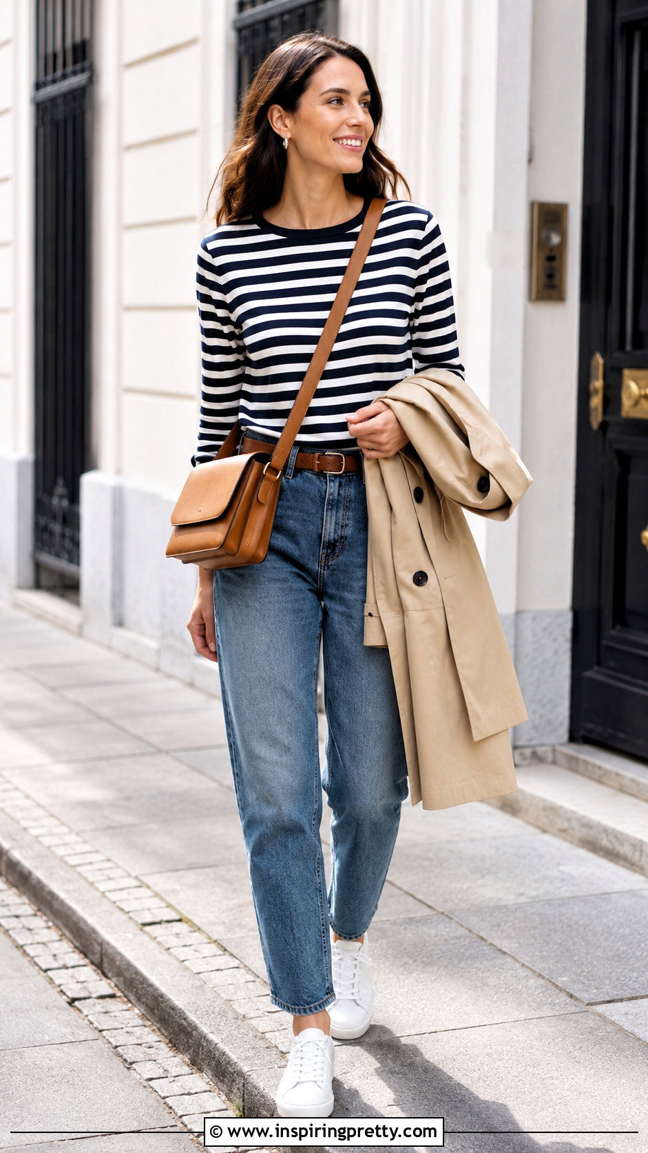 Striped Top With Straight Leg Jeans And Sneakers - 20 Minimalist Striped Top outfit ideas