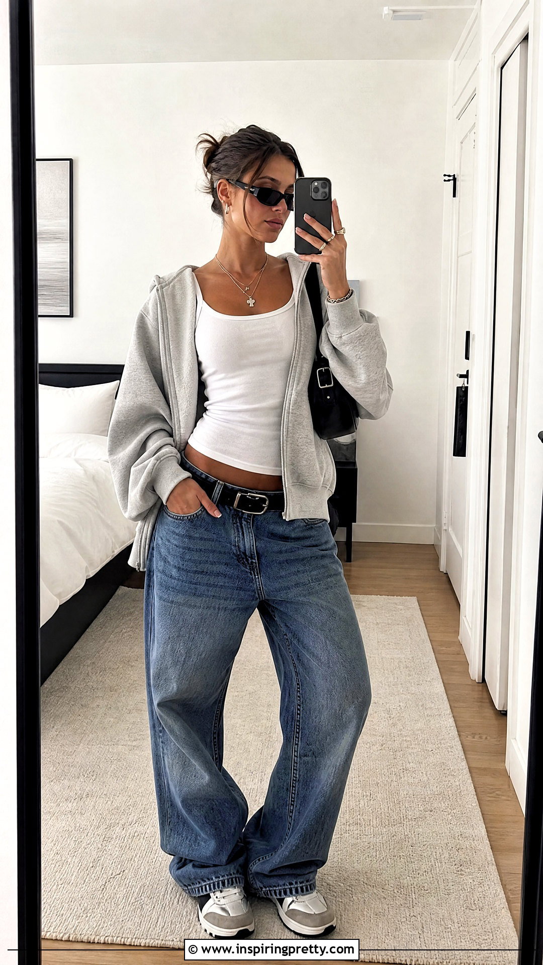 Tank Top And Low Rise Jeans Outfit - 50 pap cewe tank top outfit ideas