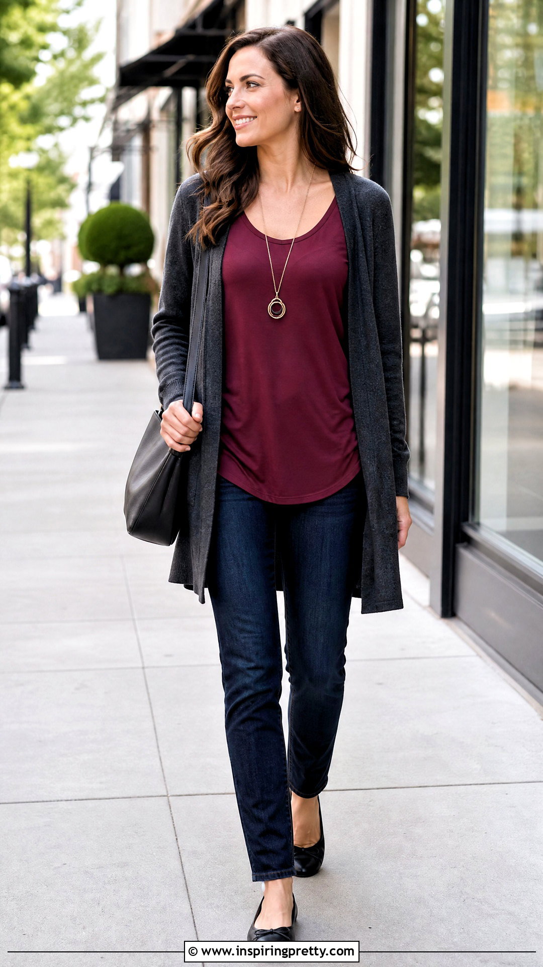 Tunic Stretch Tank Top With Slim Jeans - 25 stretch tank top outfit ideas