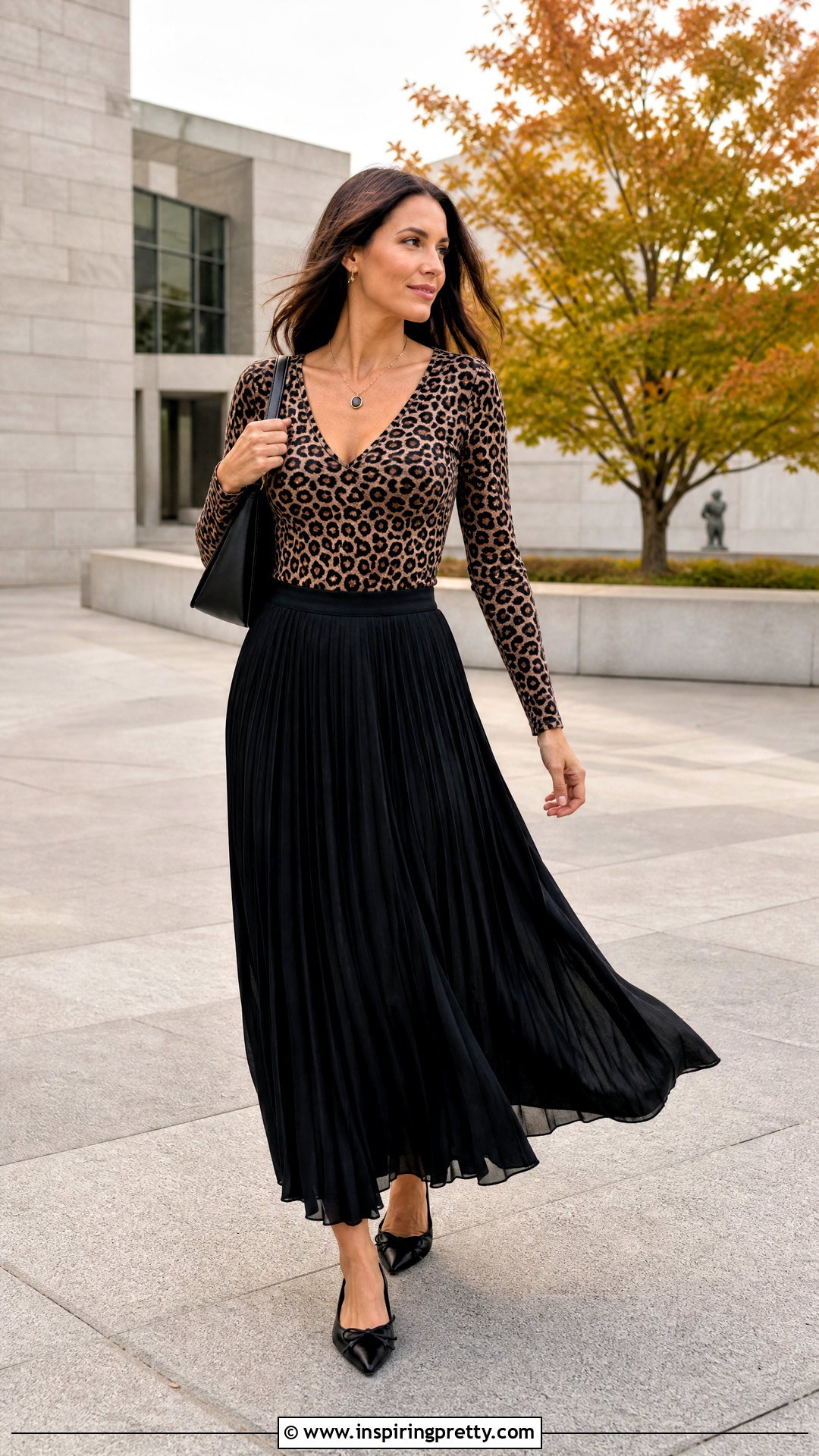 V Neck Leopard Print Top With Pleated Maxi Skirt - 20 v neck leopard print top outfit ideas