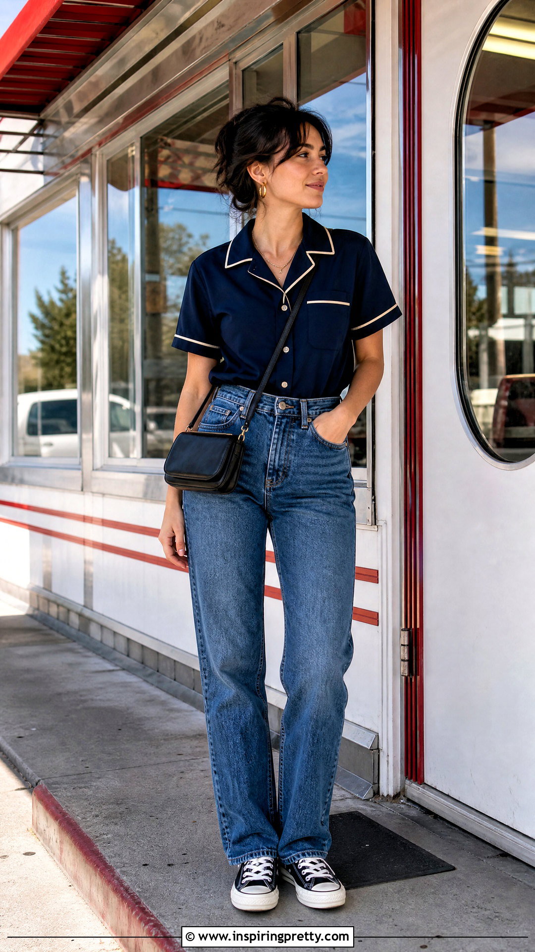 Vintage Bowling Shirt With Straight Jeans - 50 Vintage Tops For Women