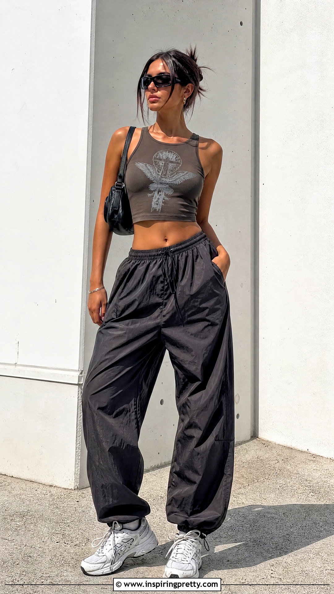 Vintage Graphic Tank Top With Parachute Pants - 20 vintage graphic tank tops outfit ideas