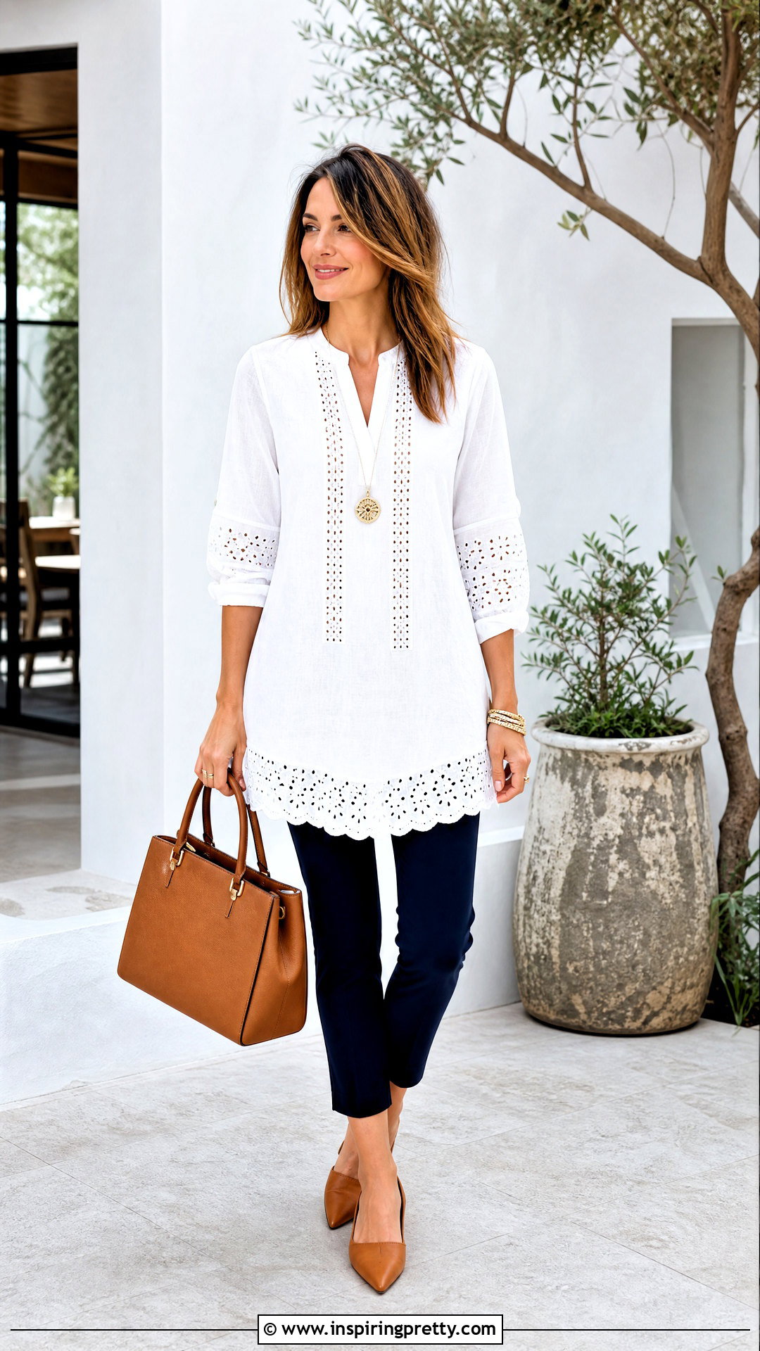 White Tunic Top With Cropped Pants - 20 boutique tunic tops outfit ideas