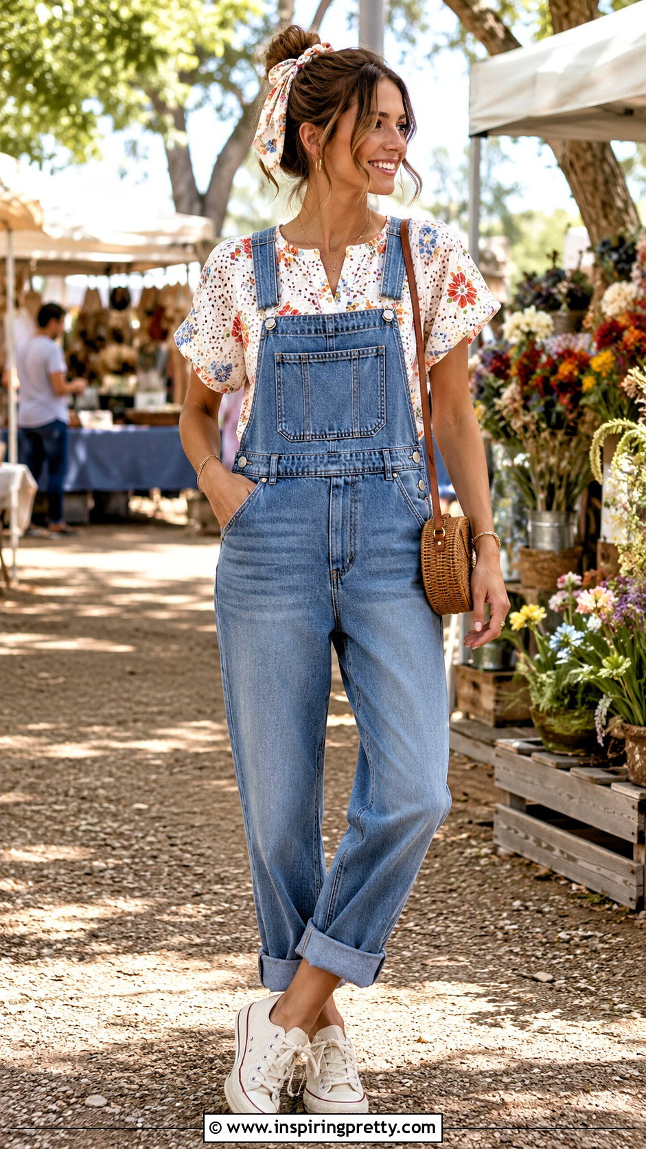 Zelly Floral Eyelet Top With Denim Overalls - 20 zelly floral eyelet top outfit ideas